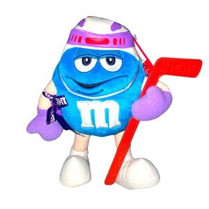 Galerie Vintage 2004 M&M’s collectible Christmas hockey player 10” tall